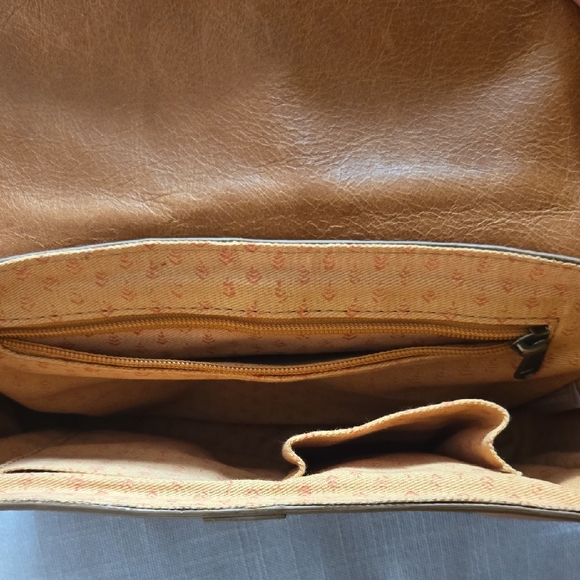 Chic Brown Leather Shoulder Bag⭐️✨️🤎 PRE LOVED ⭐️✨️ - Picture 10 of 15